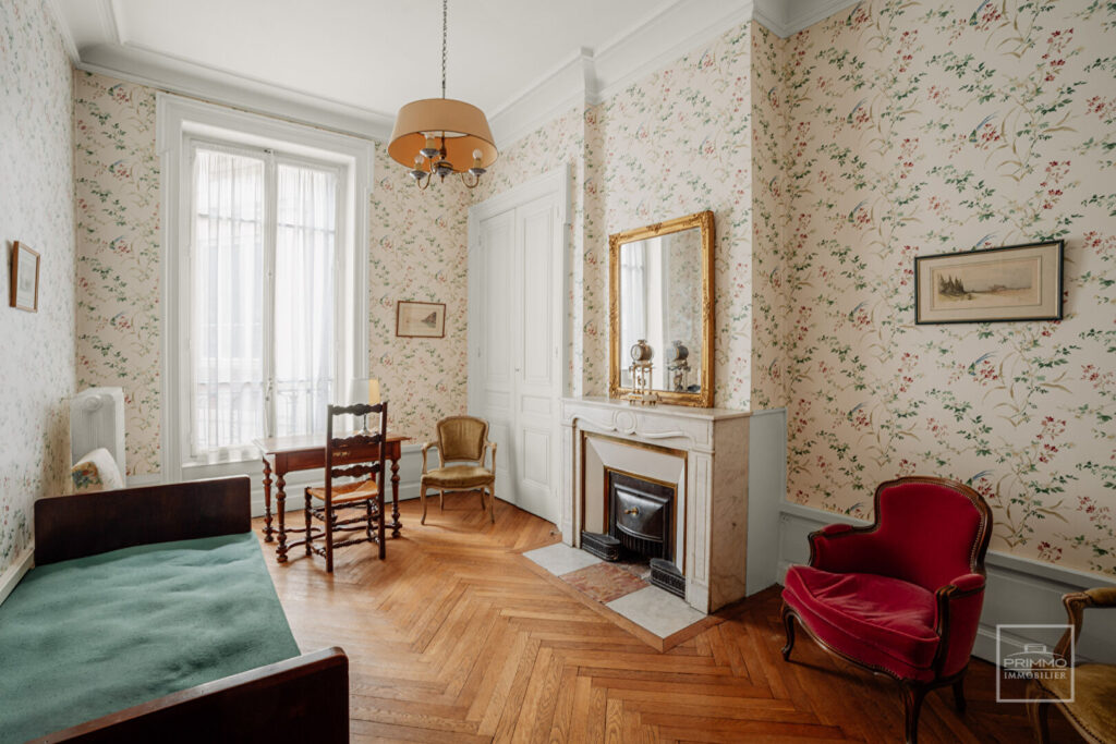 LYON 6, BD DES BELGES, 202.95m² + T2 + CHAMBRE SERVICE + GARAGE