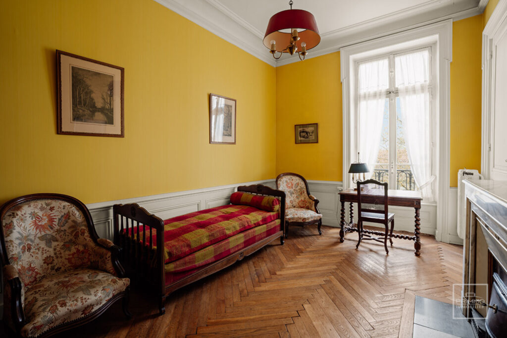LYON 6, BD DES BELGES, 202.95m² + T2 + CHAMBRE SERVICE + GARAGE