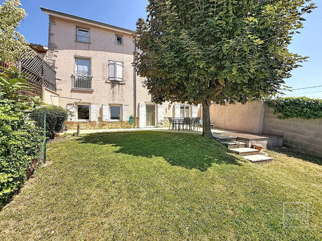 SAINT DIDIER AU MONT D&rsquo;OR Maison ancienne de 117m²  (133m² au sol) avec un jardin de 160m²