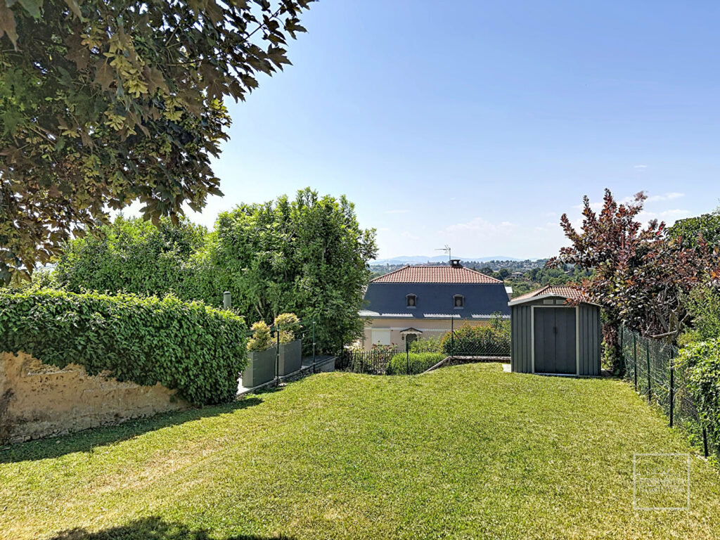 SAINT DIDIER AU MONT D&rsquo;OR Maison ancienne de 117m²  (133m² au sol) avec un jardin de 160m²