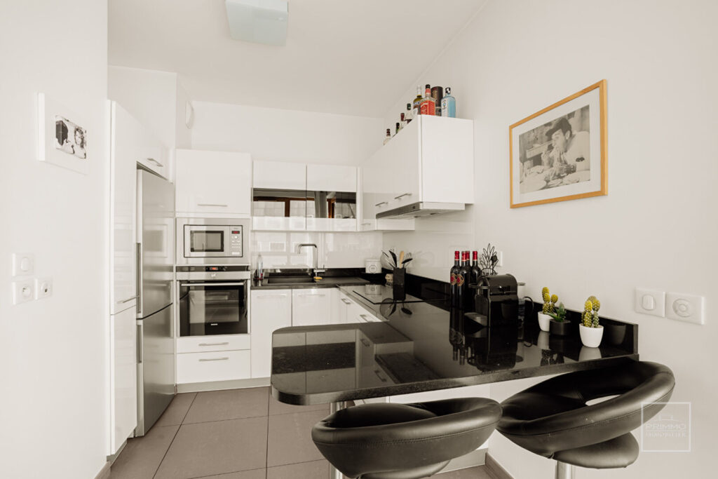LYON 6, SAINT POTHIN, IMMEUBLE STANDING, 46.74m², BALCON