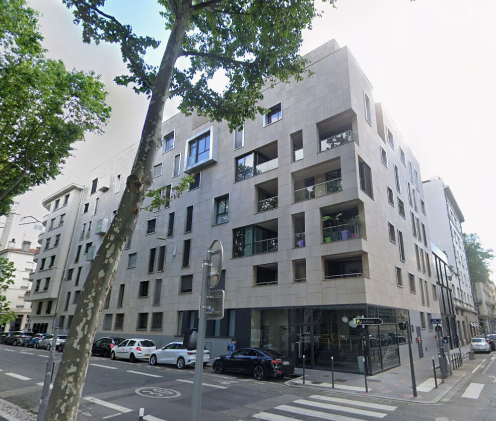 LYON 6, SAINT POTHIN, IMMEUBLE STANDING, 46.74m², BALCON