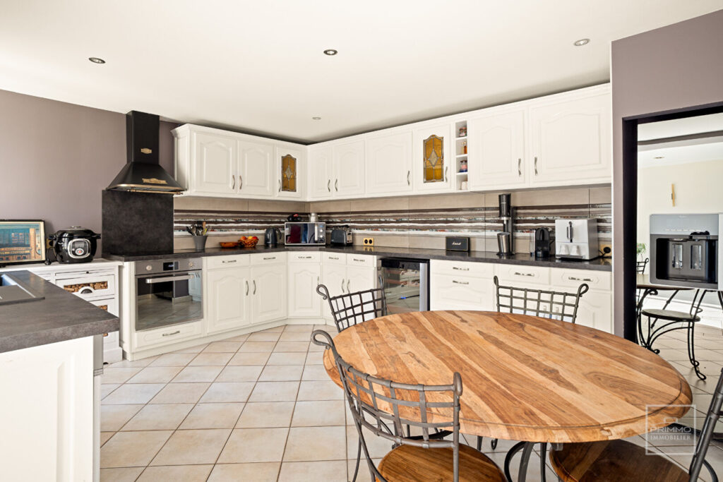 MAISON BOURGEOISE, VUE PANORAMIQUE, 300m², JARDIN & PISCINE