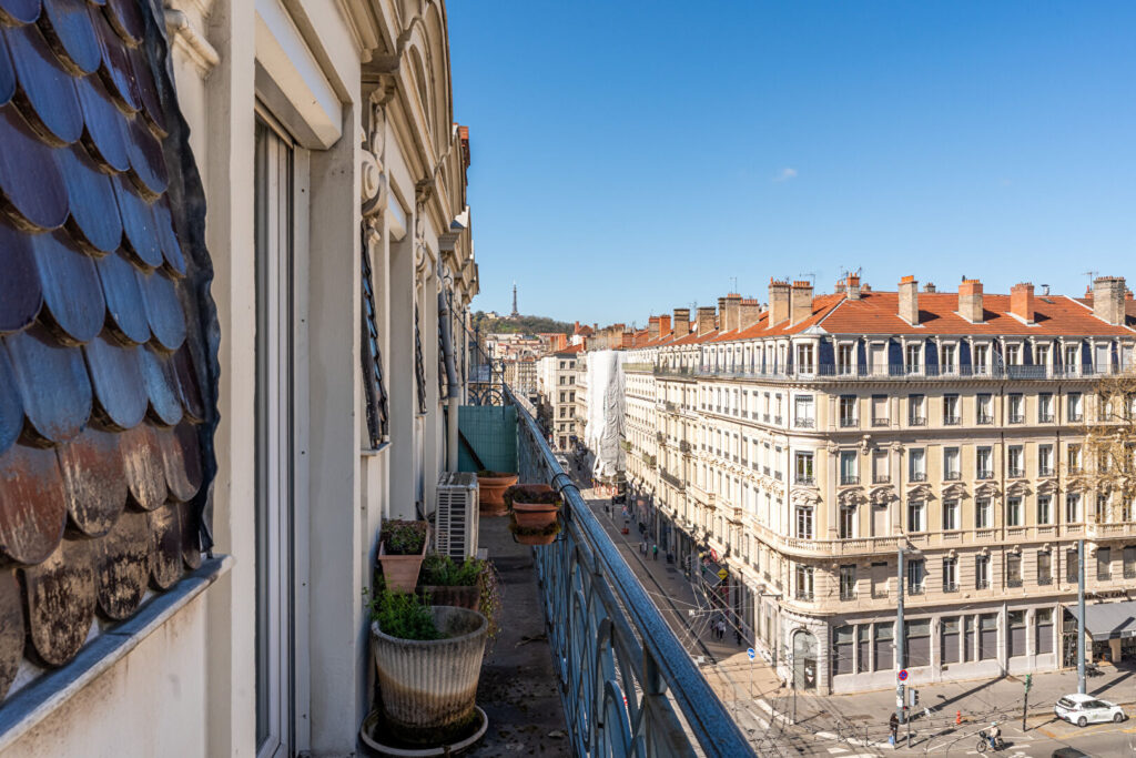 LYON 3, DERNIER ETAGE, 154.54m², BALCON FILANT