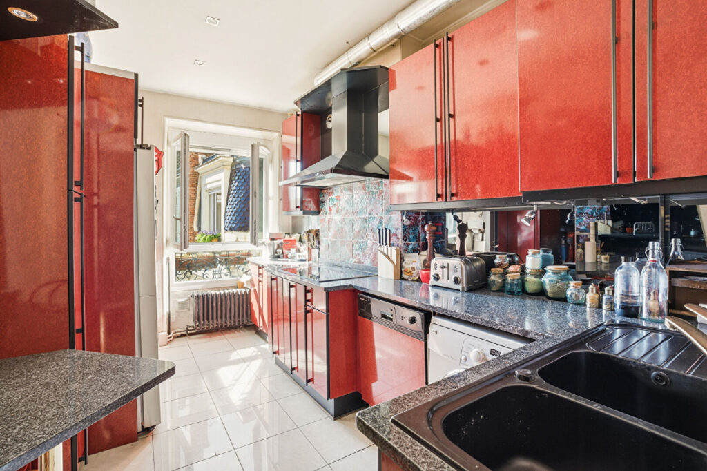 LYON 3, DERNIER ETAGE, 154.54m², BALCON FILANT