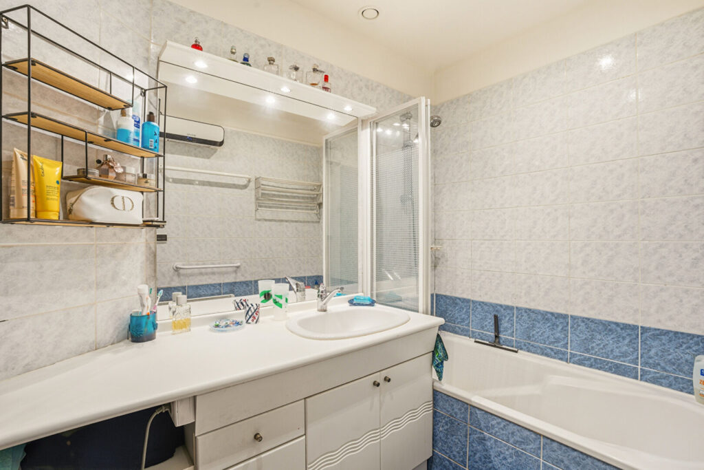 LYON 3, DERNIER ETAGE, 154.54m², BALCON FILANT
