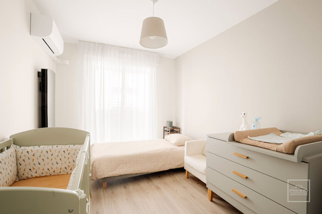LYON 6, 100m², BALCONS, POSS. GARAGE