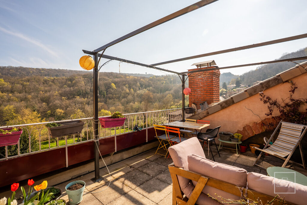POLEYMIEUX AU MONT D&rsquo;OR , 115m², TERRASSE & VUE DEGAGÉE