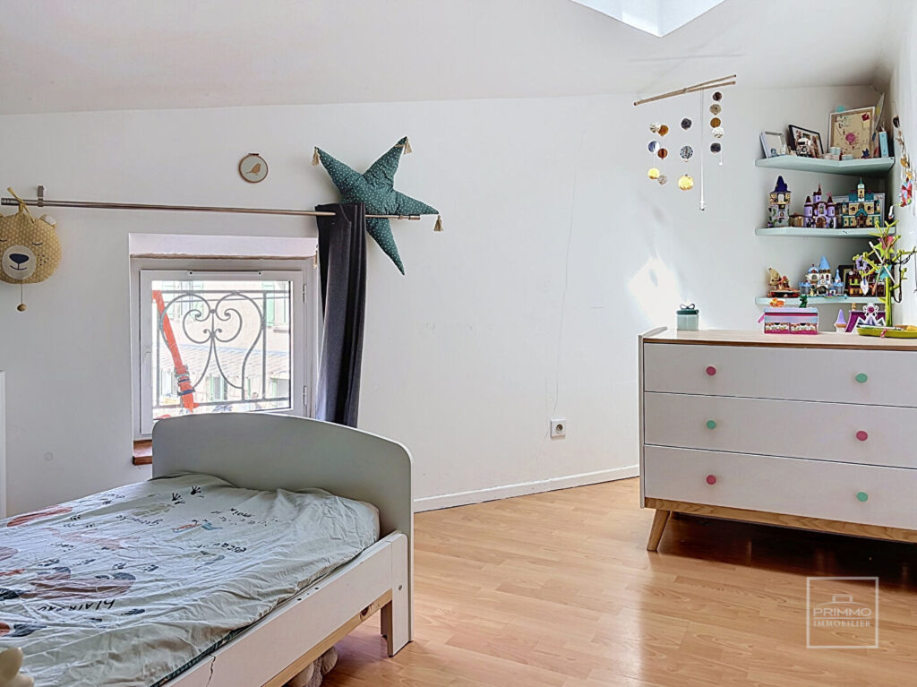 POLEYMIEUX AU MONT D&rsquo;OR , 115m², TERRASSE & VUE DEGAGÉE