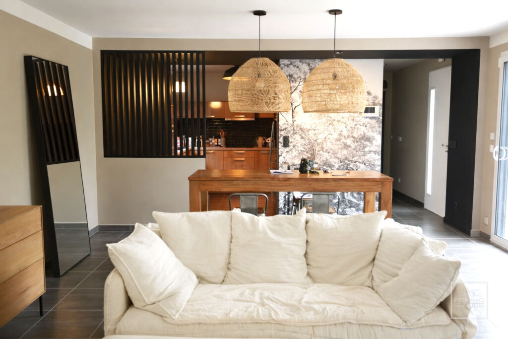 Centre village de Limonest, duplex de 111m² en rez de jardin de 290m² clos + garage