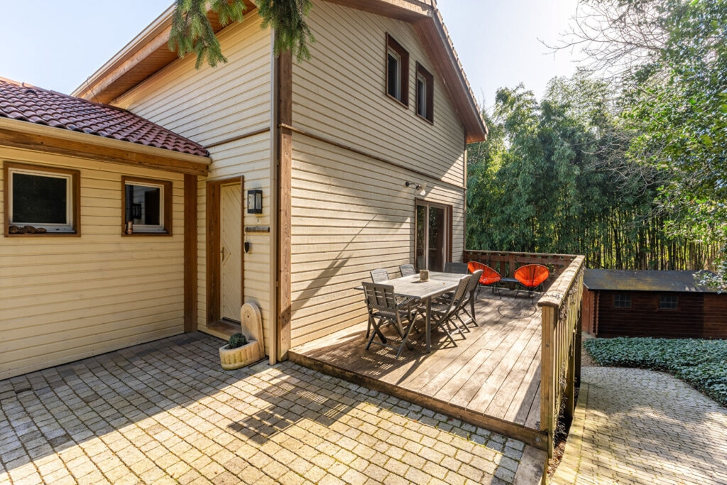 Collonges au Mont d’or, appartement en duplex dans un écrin de verdure