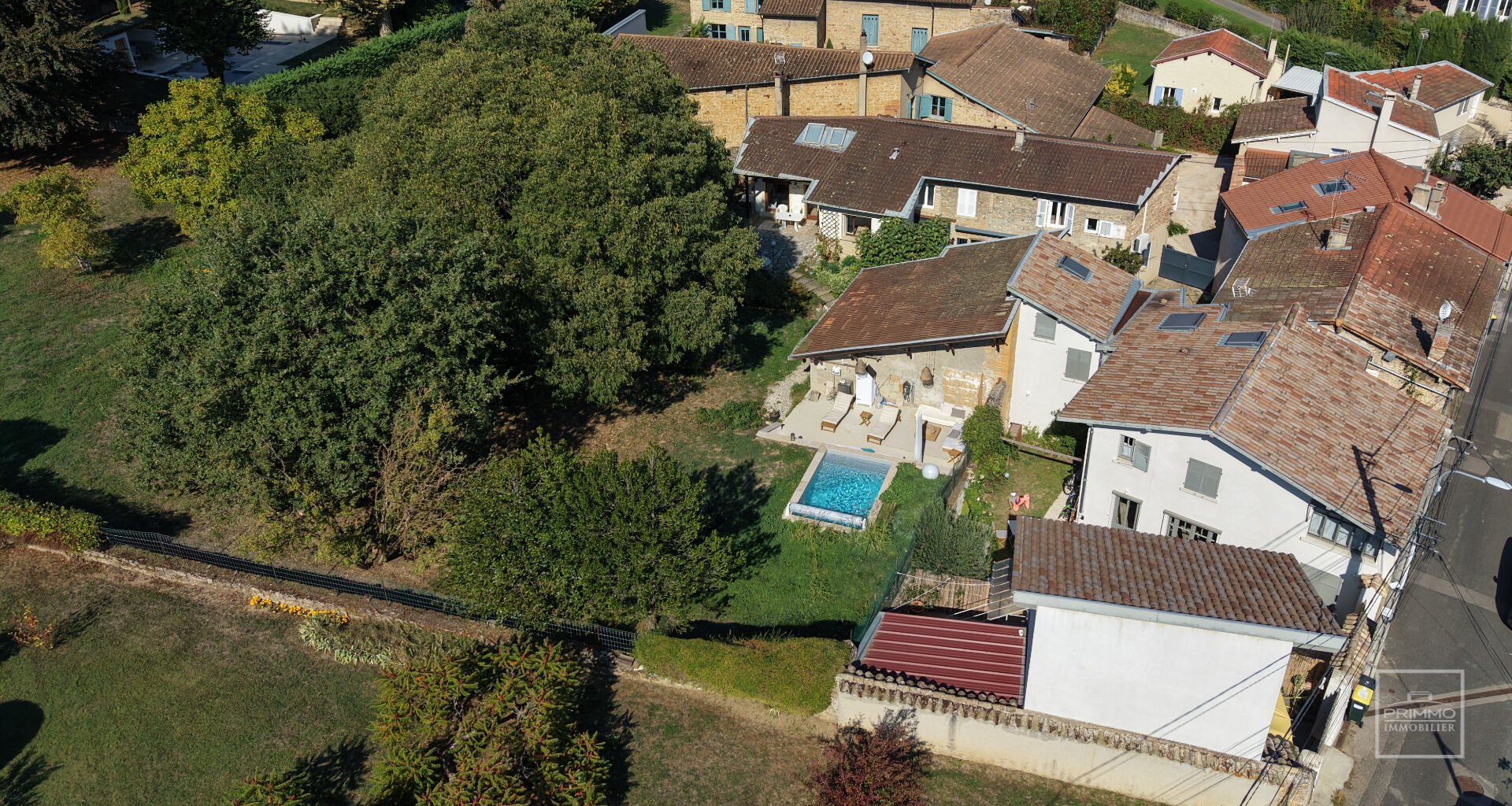 ST DIDIER MONT D&rsquo;OR Corps de ferme XVIIe siècle, 2 maisons+revenus locatifs, piscine