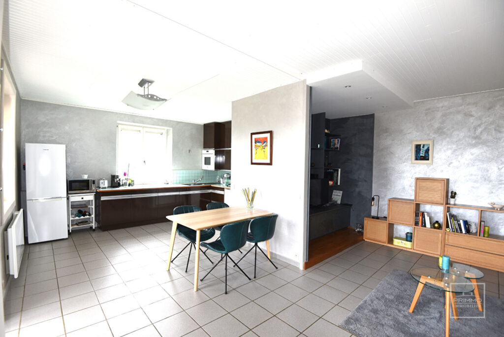 Saint Cyr au Mont d&rsquo;Or, dans bâtisse ancienne, duplex de 137m², terrasse, jardin, garage