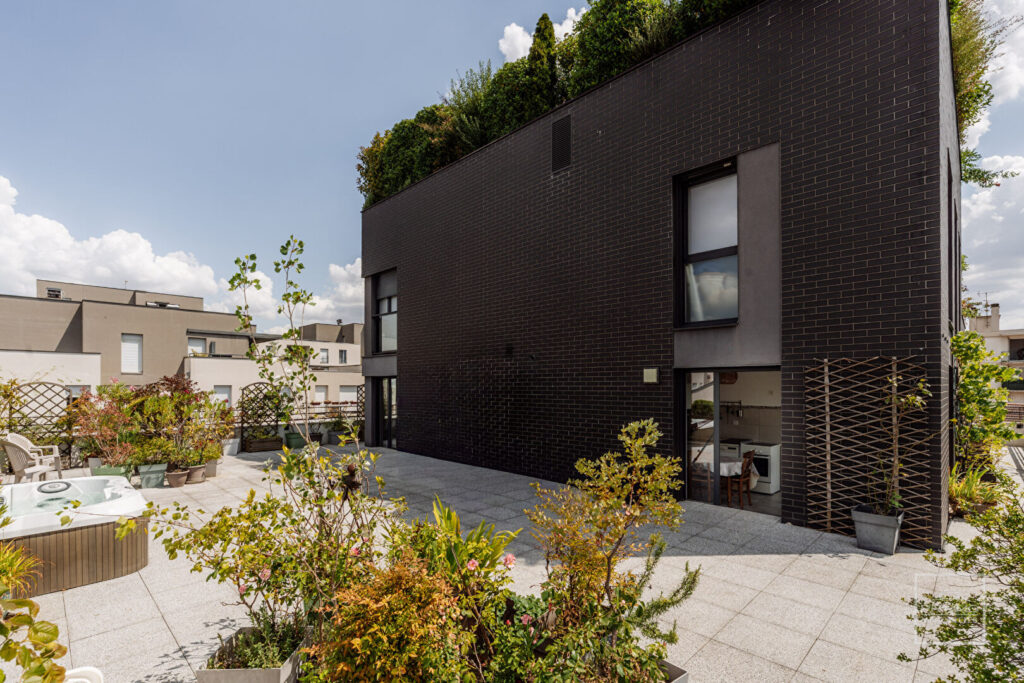 VILLEURBANNE, RARE, T4 AVEC TERRASSE & VUE DEGAGEE