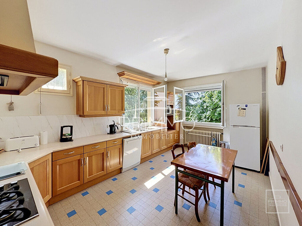 Saint Cyr Au Mont D’Or, maison de 264m² + 210m² utiles sur terrain de 1600m²