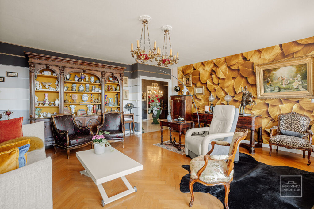 LYON 6, ETAGE ELEVE, 111.07m², BALCONS, GRAND GARAGE
