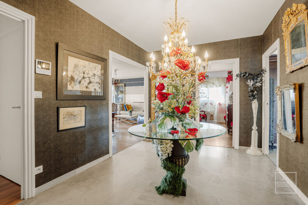 LYON 6, ETAGE ELEVE, 111.07m², BALCONS, GRAND GARAGE