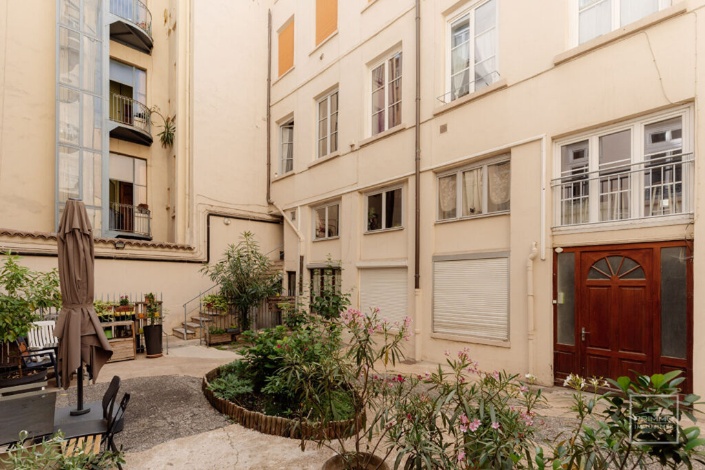 LYON 1, PENTES CROIX ROUSSE, 58m², LUMINEUX & CALME