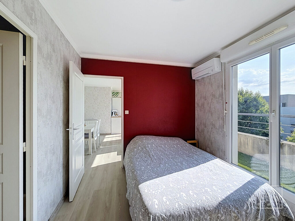 BEAU T2 AU DERNIER ETAGE AVEC GARAGE