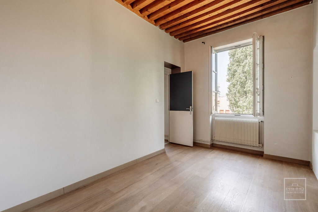 GENAY, APPARTEMENT DE CHARME, 114m², PARC ARBORÉ & PARKING
