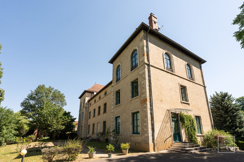 GENAY, APPARTEMENT DE CHARME, 114m², PARC ARBORÉ & PARKING