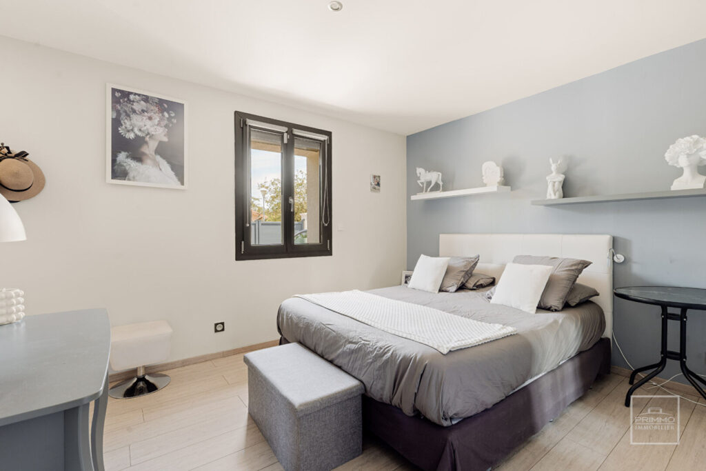 MONTANAY, MAISON PLAIN PIED 124 m² AVEC JARDIN ET PISCINE