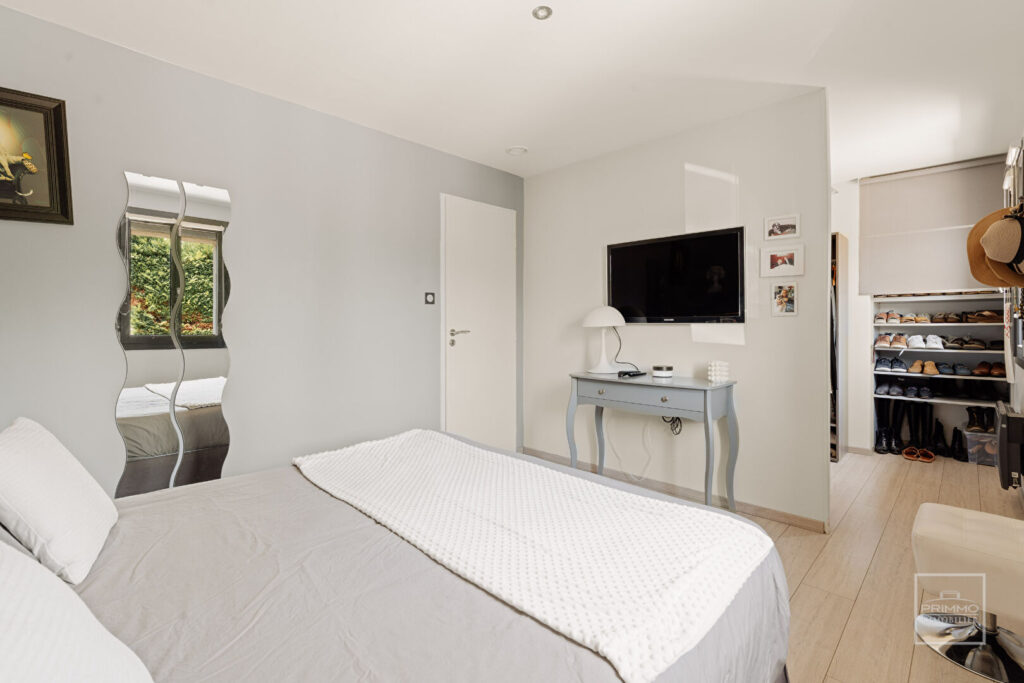 MONTANAY, MAISON PLAIN PIED 124 m² AVEC JARDIN ET PISCINE