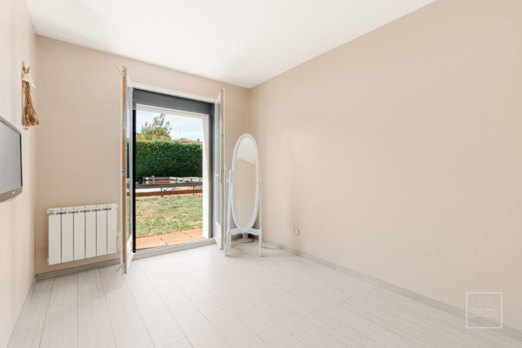 MONTANAY, MAISON PLAIN PIED 124 m² AVEC JARDIN ET PISCINE