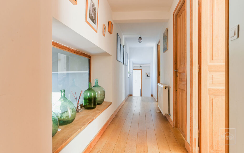 Collonges Au Mont D’Or, Élégante Orangerie du XIXè rénovée de 315m² habitables (400m² utiles)