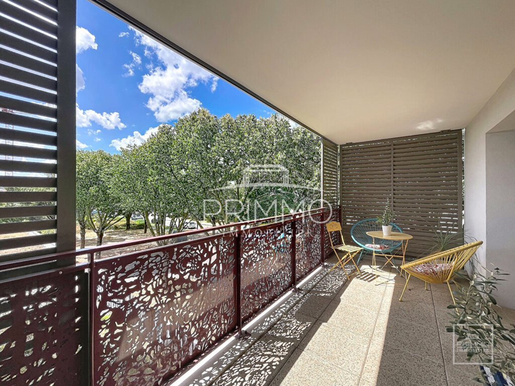 BRON, T2, 45.2m², DERNIER ETAGE AVEC TERRASSE