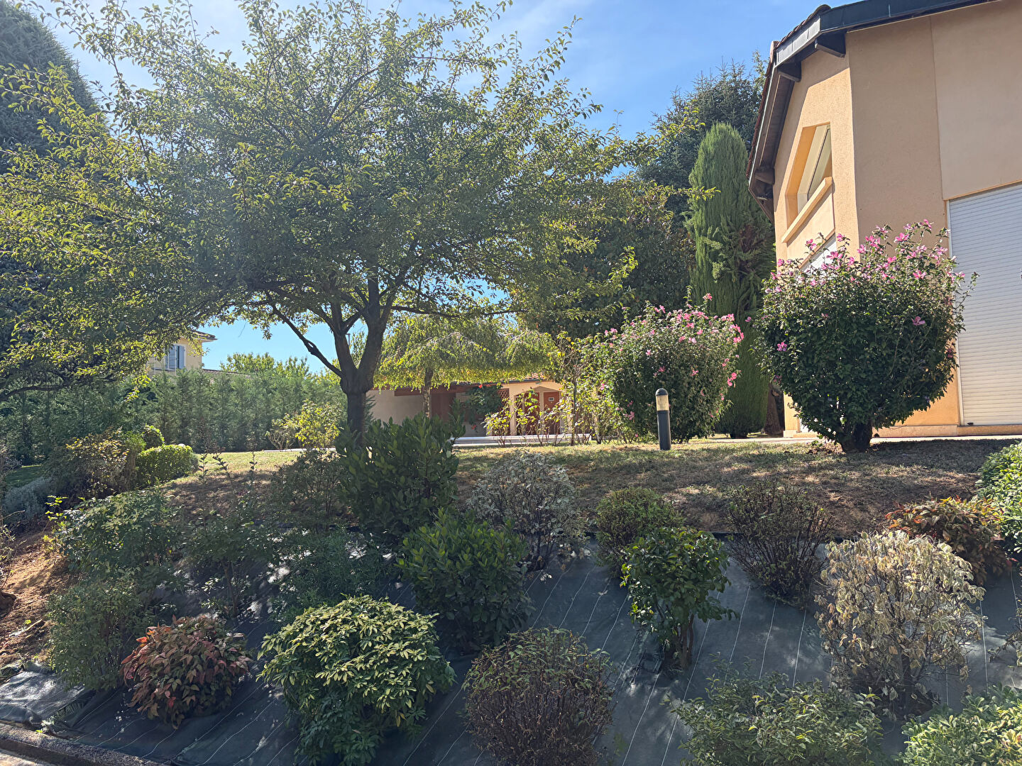 Saint Cyr Au Mont D&rsquo; Or – Maison de 230m2 habitables sur 1500m² de terrain au calme
