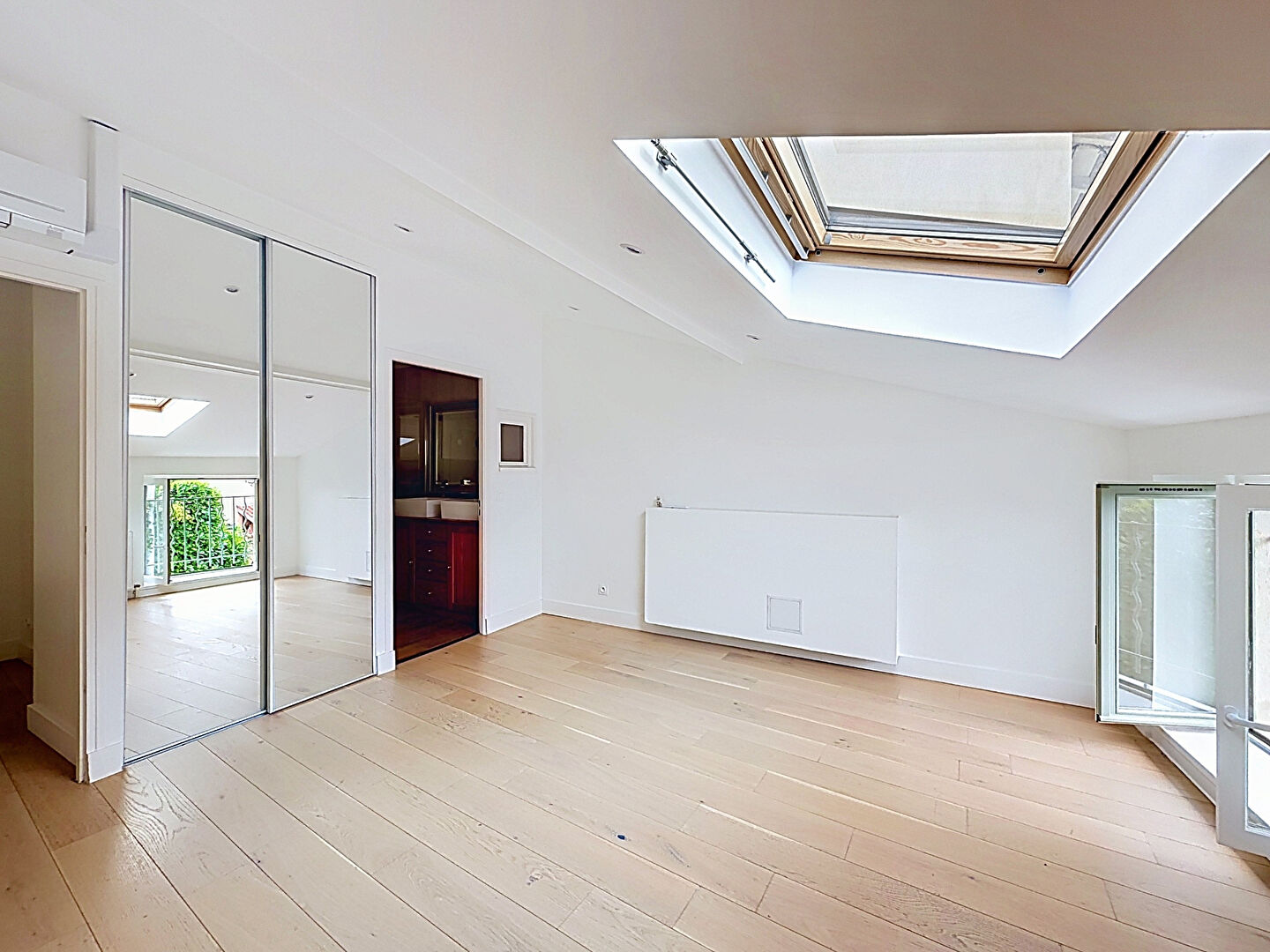 Dardilly, coup de coeur alliant charme de l&rsquo;ancien, rénovation de qualité et piscine