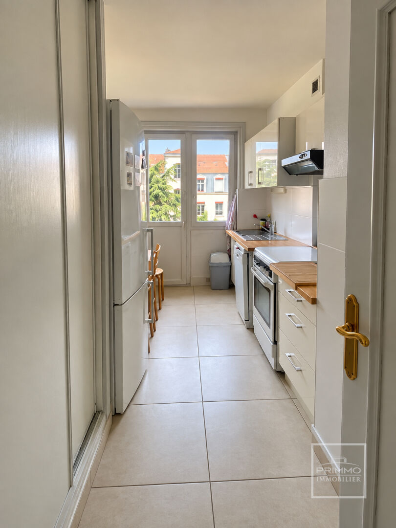 LYON 3, PREFECTURE, DERNIER ETAGE, 78.4m², BALCON