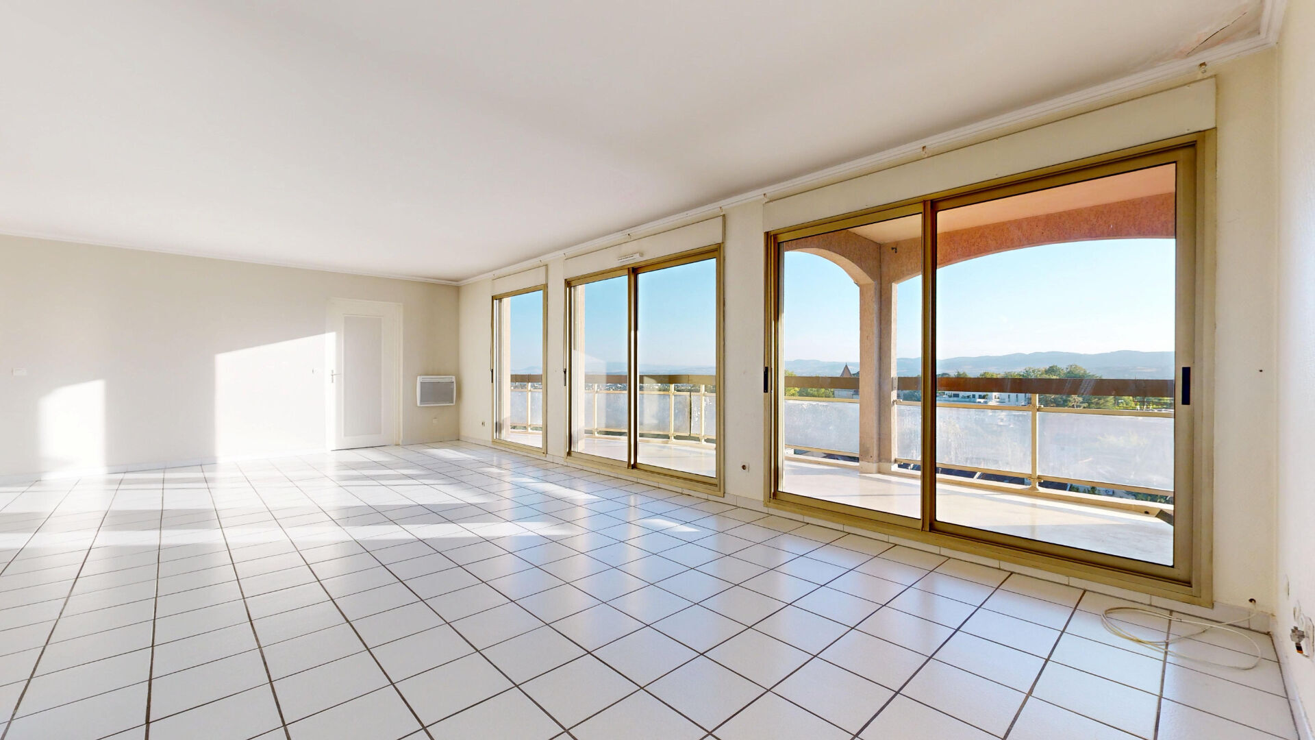ST DIDIER AU MONT D&rsquo;OR , Centre Village, grand Appartement de 153m², au calme avec vue à180°