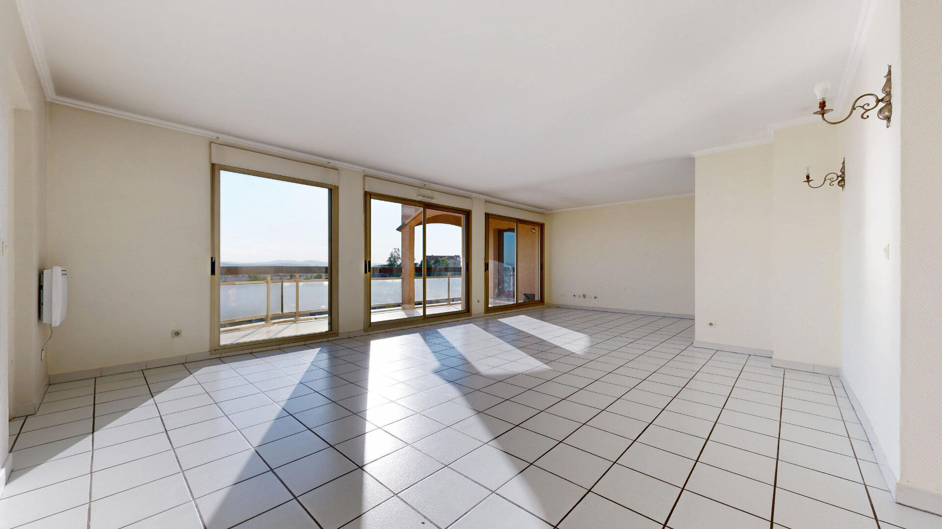 ST DIDIER AU MONT D&rsquo;OR , Centre Village, grand Appartement de 153m², au calme avec vue à180°