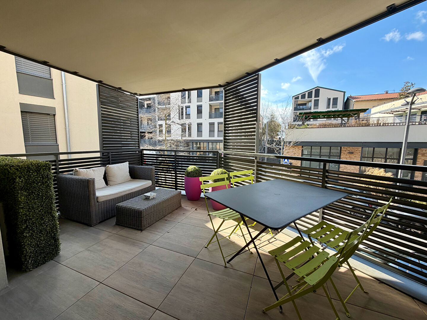 T3 meublé neuf – Centre village Limonest