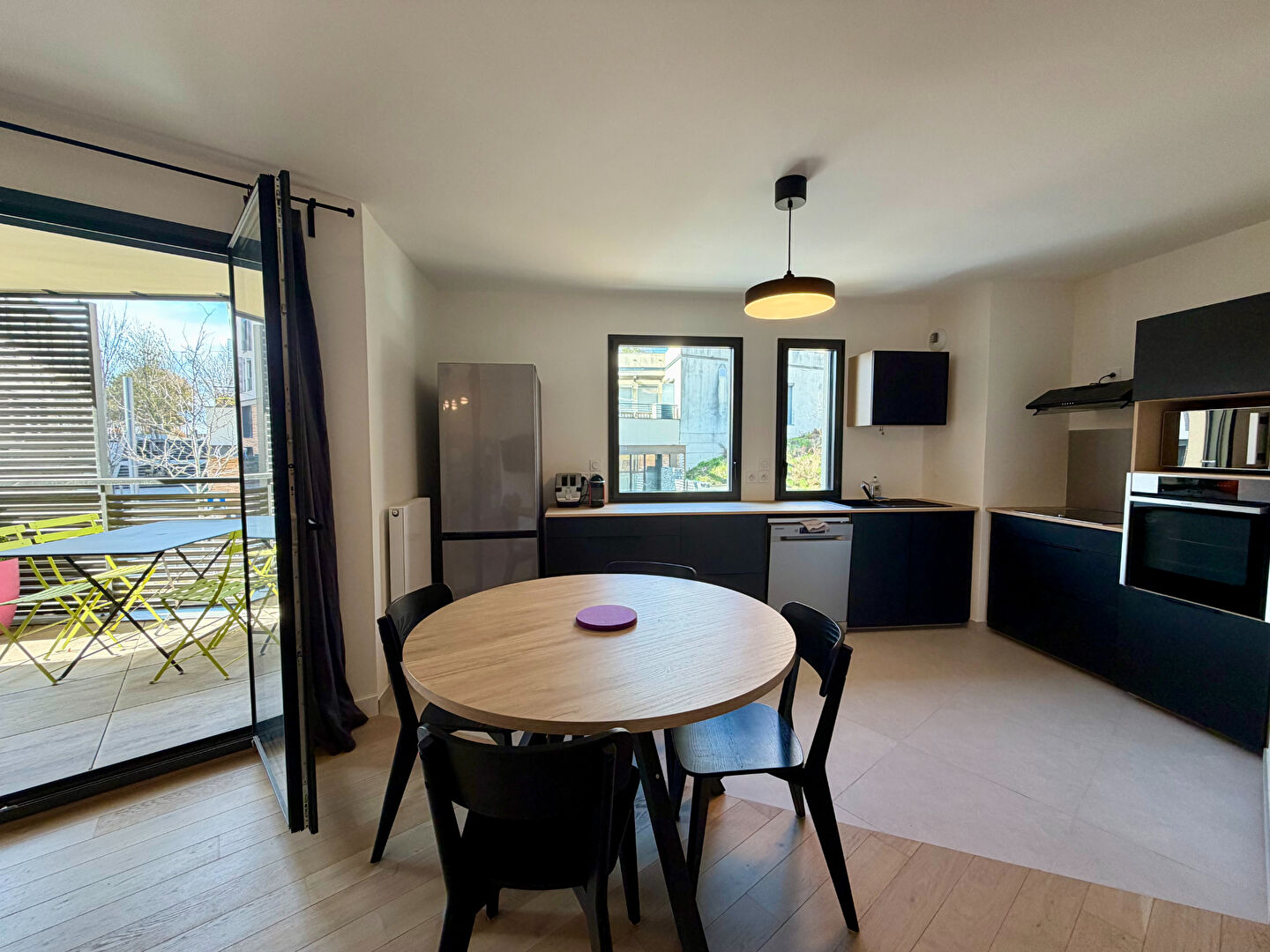 T3 meublé neuf – Centre village Limonest