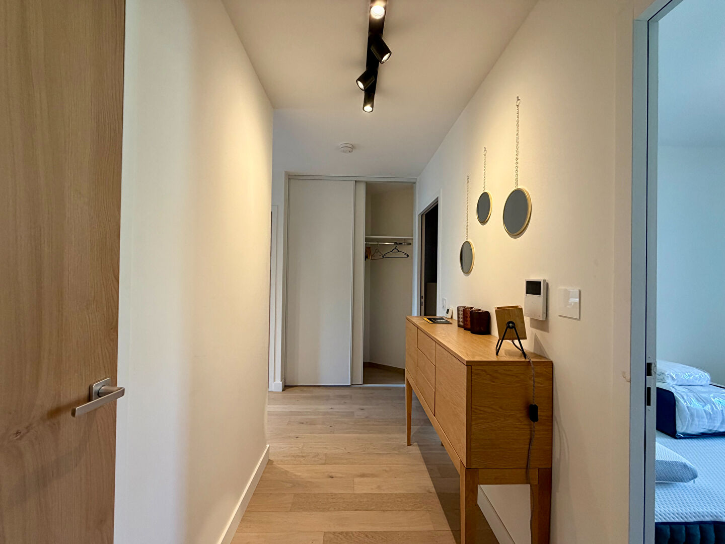 T3 meublé neuf – Centre village Limonest