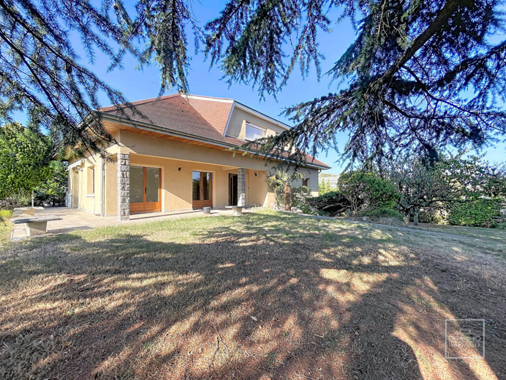 RILLIEUX-LA-PAPE, LIMITE CALUIRE-ET-CUIRE , CHEMIN DU CHAMP DU LIÈRE