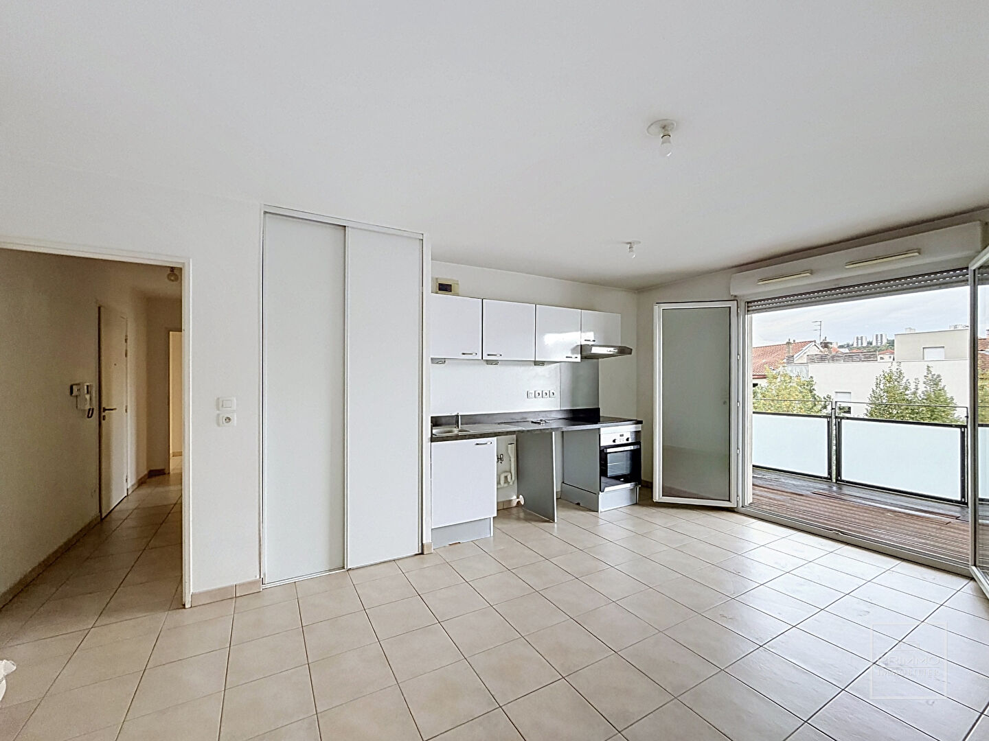 Appartement Lyon  Vaise, 3 pièces 53 m2 avec terrasse de 10m2 et garage
