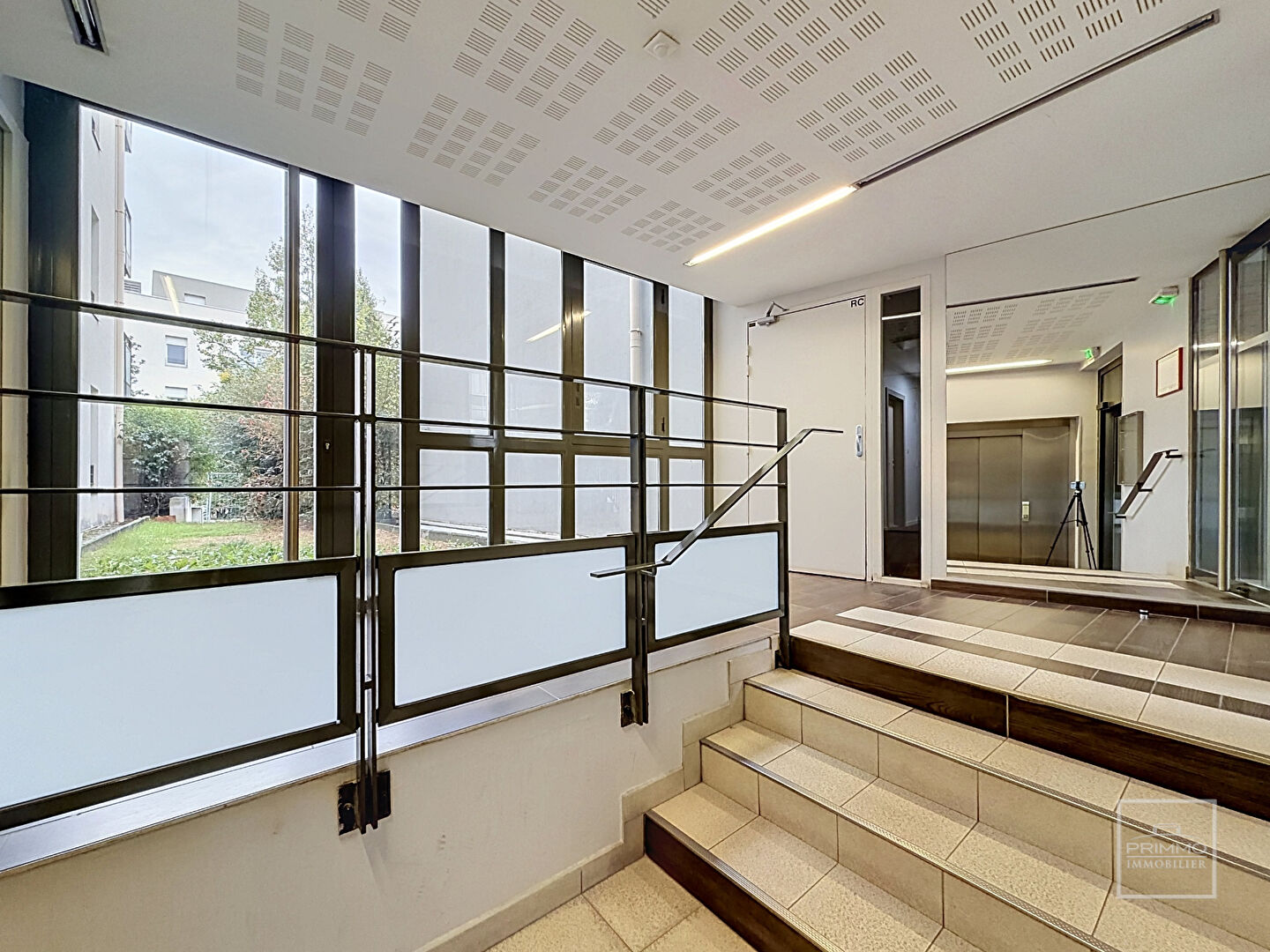 Appartement Lyon  Vaise, 3 pièces 53 m2 avec terrasse de 10m2 et garage