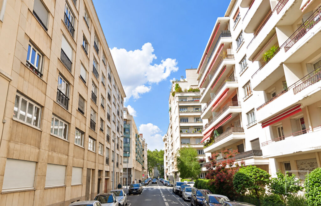 LYON 6, GARAGE