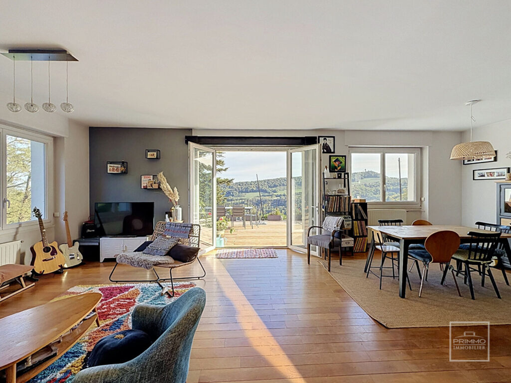 Poleymieux-au-Mont-d&rsquo;Or – Maison 4 chambres au calme, vue sur les Monts d&rsquo;Or