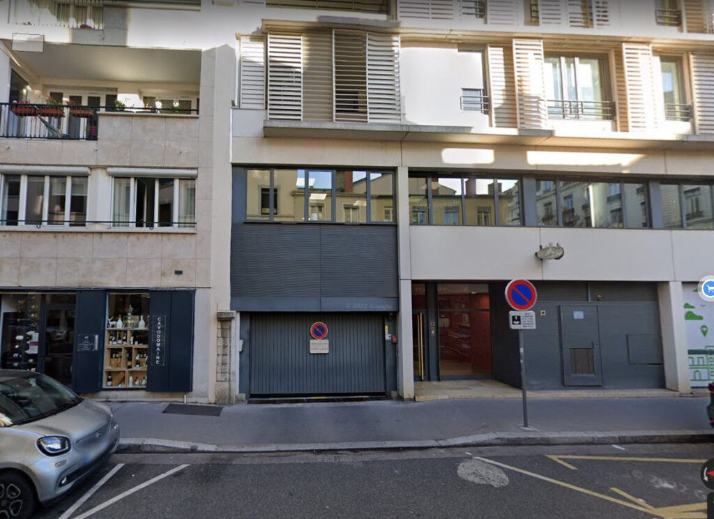 Lyon 6, grand garage sous-sol