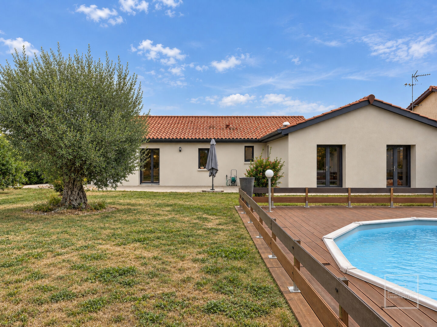 Maison 5 pièces 124 m² · à Montanay · 124 m² · 555 000 €